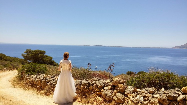 Sprzedam suknię ślubną polskiej projektantki Violi Piekut