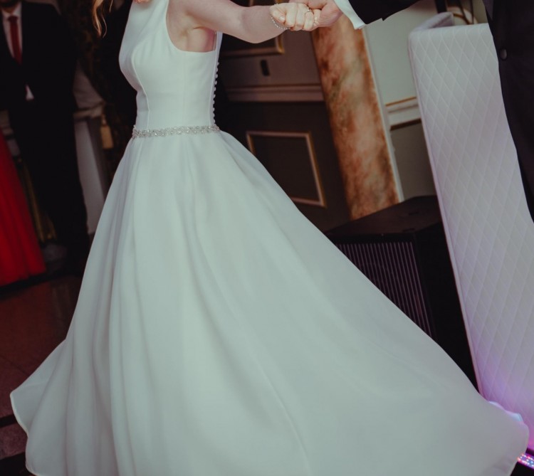 Pronovias Oval 2017, rękawiczki i dwa welony GRATIS