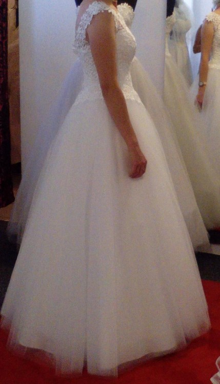 Suknia ślubna (08.2017)