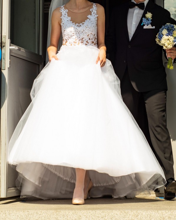 Piękna śnieżnobiała suknia ślubna :)