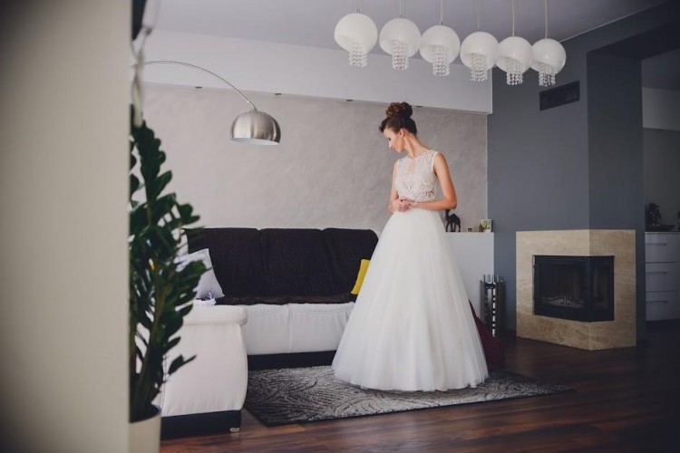 Suknia Estera dla drobnej kobiety