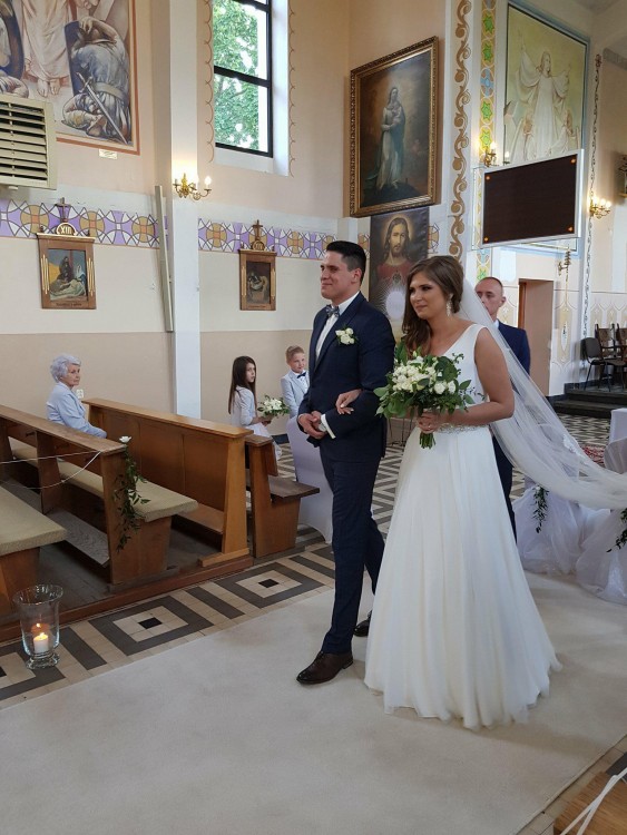 Suknia ślubna z salonu Adria w Tłuszczu