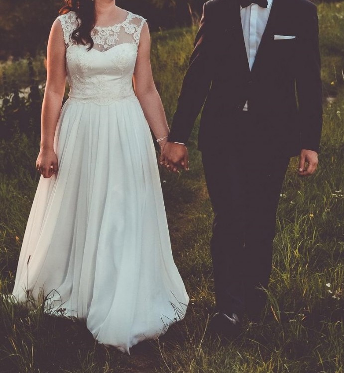 Muślinowa suknia ślubna