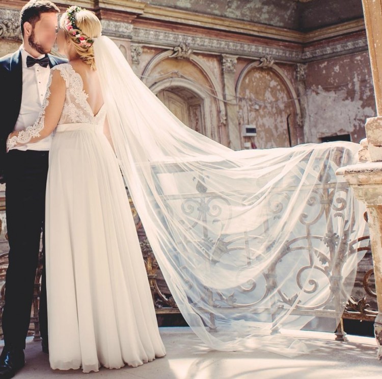 Suknia ślubna rozm. 34 - 36 kolor IVORY