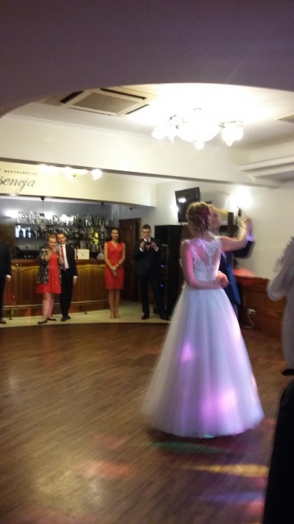 Sprzedam piekna suknię ślubną