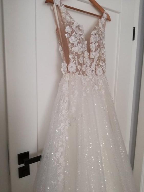 Nowa suknia ślubna tren gołe plecy kwiatki 3D cekiny 34/36