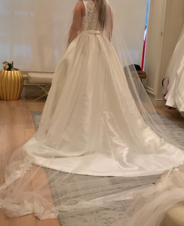 Suknia ślubna Pronovias