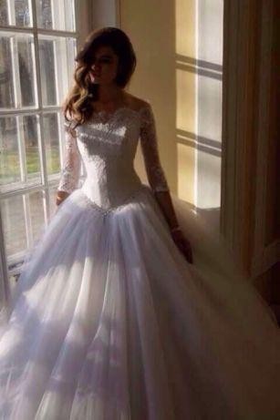 Suknia ślubna projektu Violi Piekut