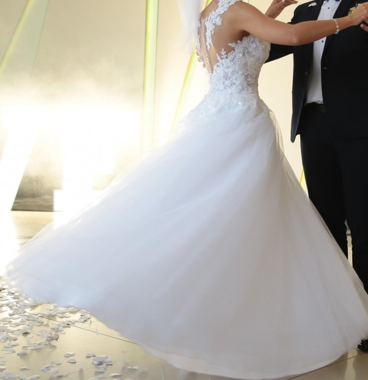 Koronkowa Suknia Ślubna