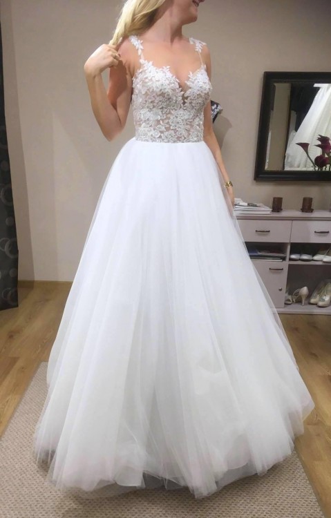 Suknię ślubną z kolekcji Milla Nova, model LAYSY.