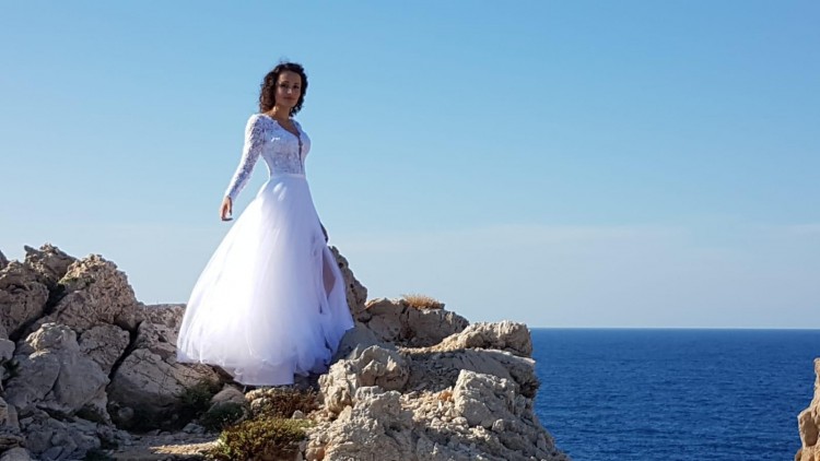 Biala suknia 175 +8 obcas r.34/36 długi rękaw