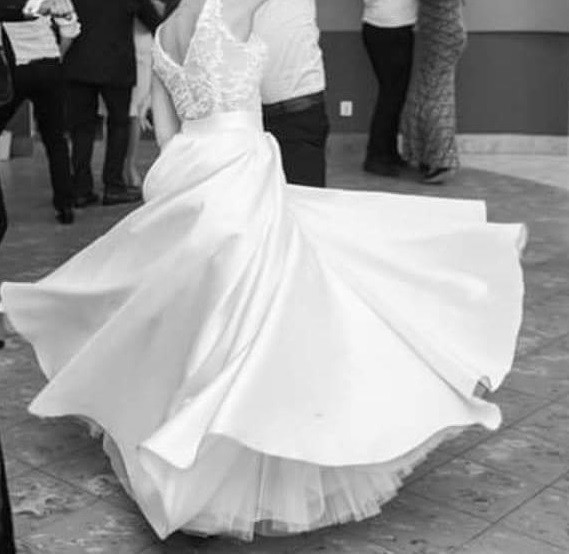 Suknia Violi piekut nowa 6500zł sprzedam za 990zł !