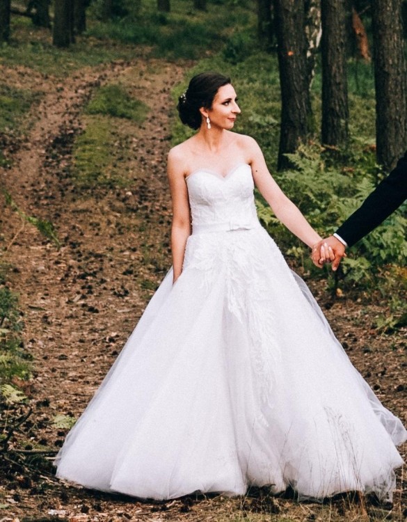 Przepiękna suknia ślubna 2w1 z mieniącymi kryształkami