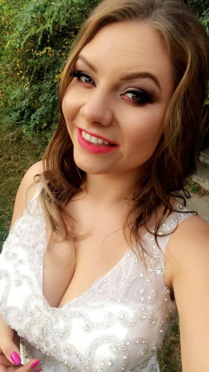 Błyszcząca niepowtarzalna suknia !