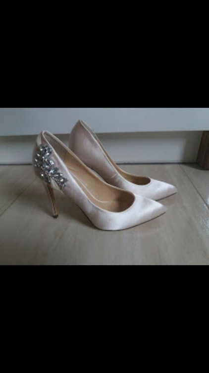 Nowe buty ślubne