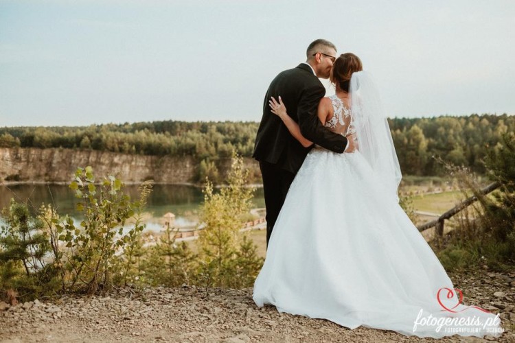 Niepowtarzalna suknia ślubna Annais Bridal kolekcja 2018