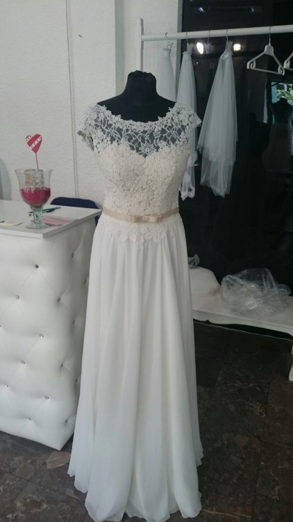 Rustykalna suknia ślubna