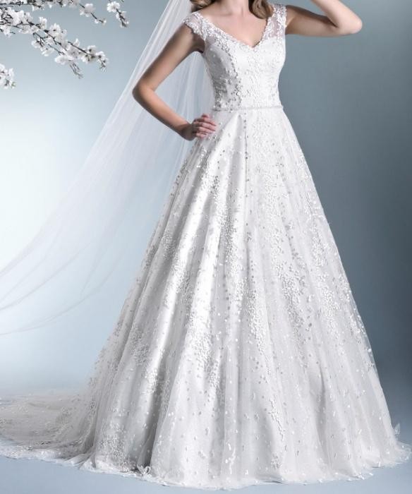 Suknia ślubna firmy Agnes, rozmiar 36.