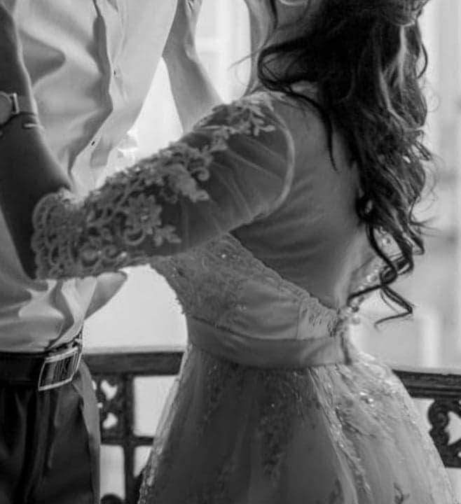 Piękna koronkowa asymetryczna-roz.S-szyta na miarę