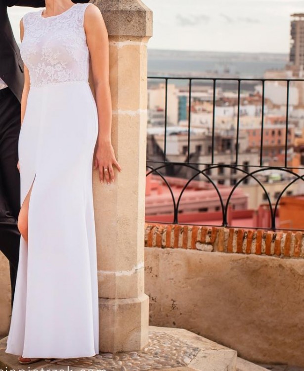 Suknia ślubna roz. 36 biała, dopasowana