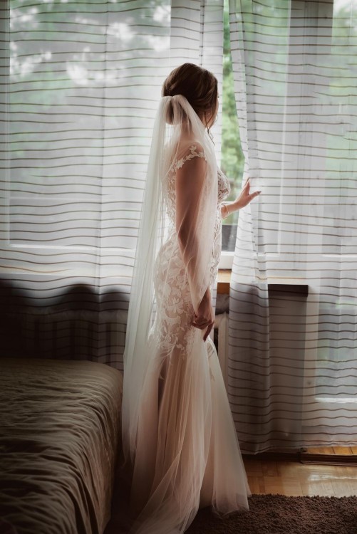 Suknia ślubna SABE, model Fina / kolekcja Sparkle 2018