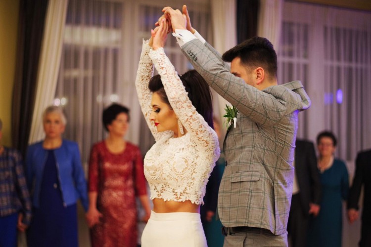 SUKNIA ŚLUBNA INNA NIŻ WSZYSTKIE