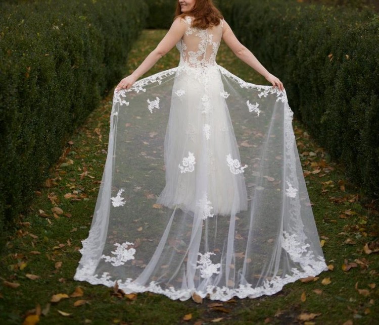 Sincerity/Justin Alexander model 3976 Sand/Ivory +TREN