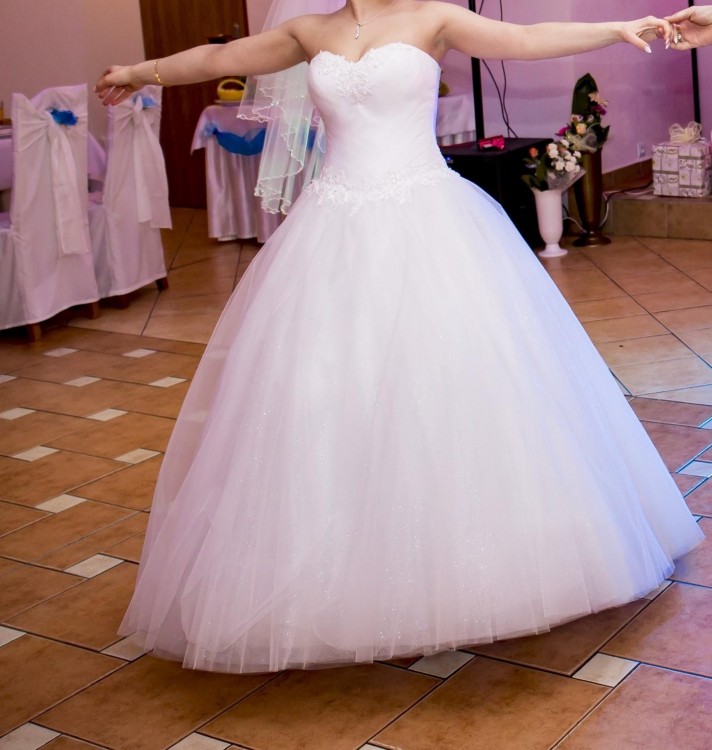 Sprzedam piękną suknie ślubną