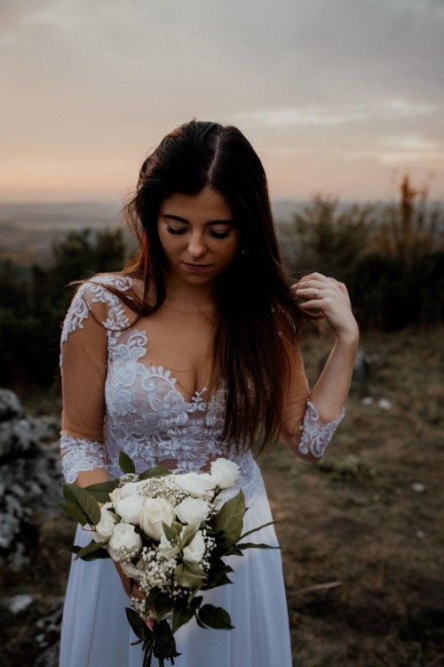 Suknia Ślubna - divina bridal/ prosta z rozcięciem