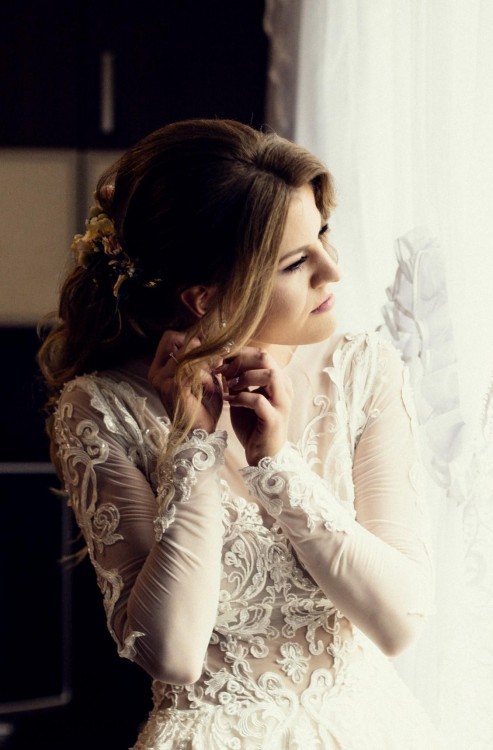 ROMANTYCZNA ZWIEWNA SUKNIA ŚLUBNA