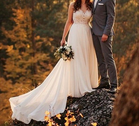 Suknia ślubna Agnes 2018 | ivory | muślin | tren