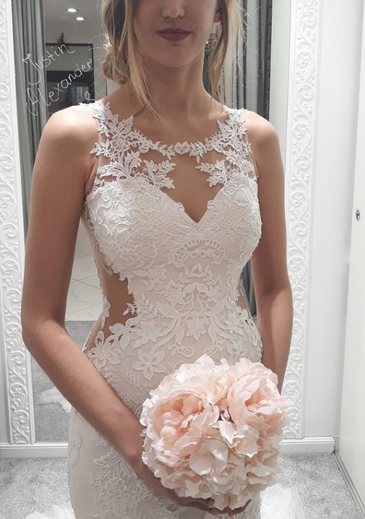 Unikatowa suknia ślubna LILLIAN WEST 6485 - model 2018