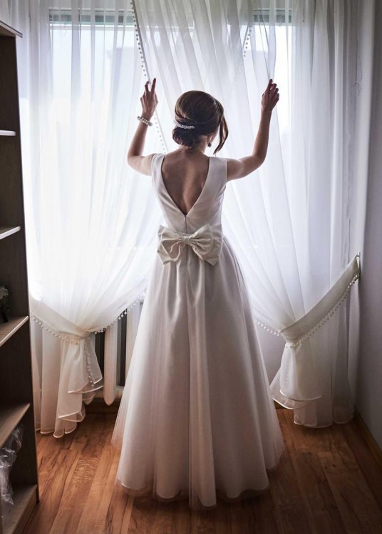 Urokliwa suknia ślubna