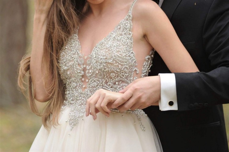 Suknia ślubna Alette by Ewelina Dec z kryształami SWAROVSKI