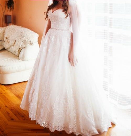 Sprzedam piękną suknie ślubną rozmiar 42-44