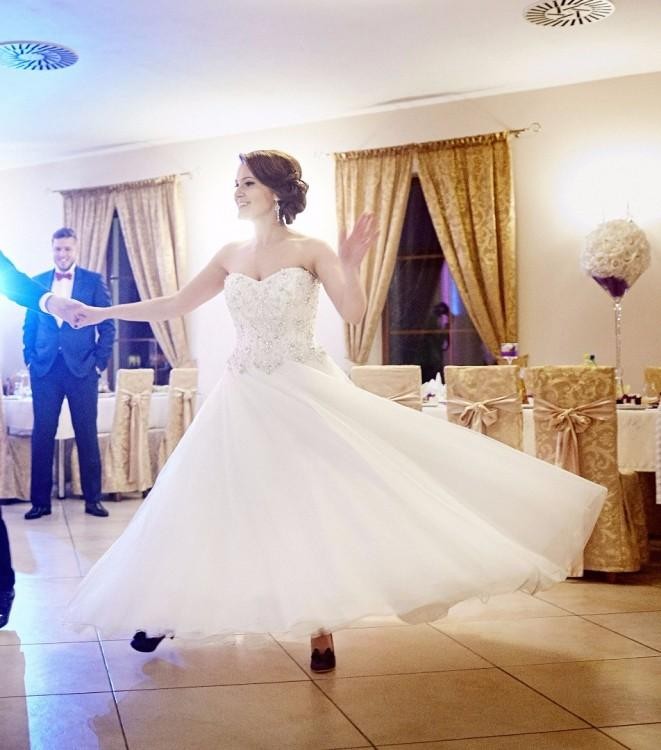 Suknia ślubna księżniczka Diane Legrand kryształki