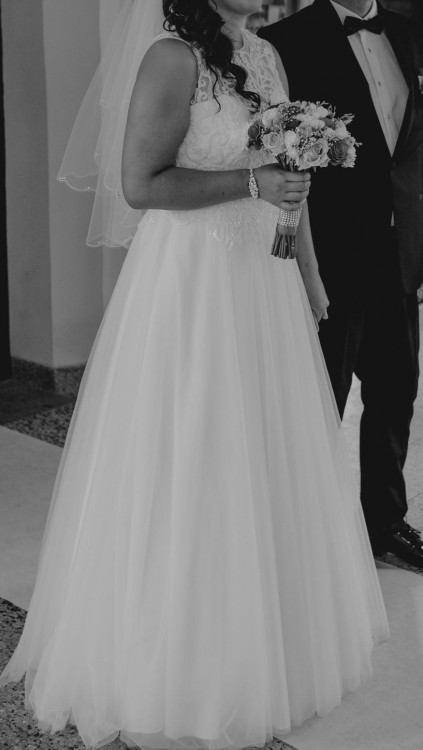 SUKNIA ŚLUBNA FIRMY AGNES