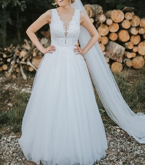 Suknia ślubna Agnes 2018  + katedralny welon