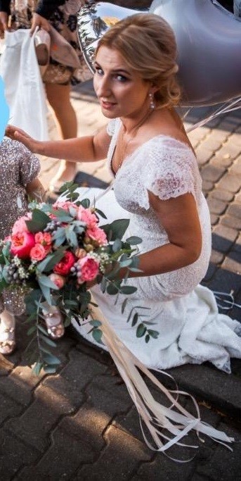 Viola Piekut model Cypris koronka zjawiskowa suknia