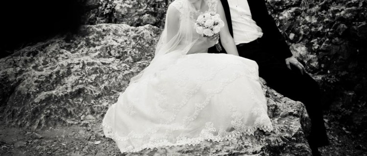 Koronkowa suknia ślubna r. 38