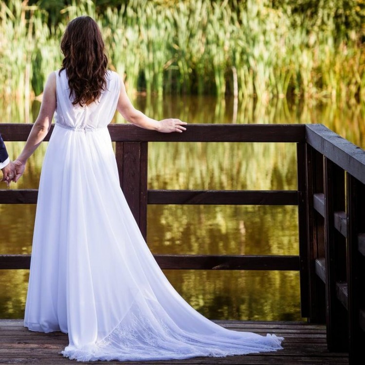 Sukienka ślubna z trenem