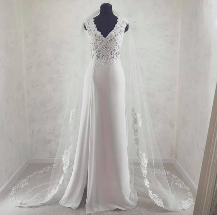 ADRIA suknia ślubna model 1879 rozm. 38 koronka + welon 3m