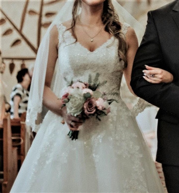 Delikatna, koronkowa suknia ślubna. Roz. 36/38