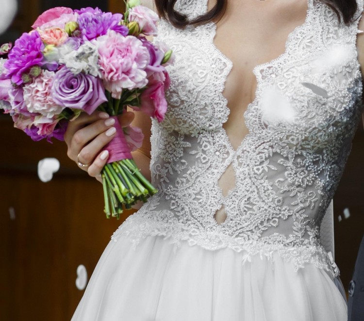 Suknia ślubna r. 34/36 TRIS Nabla - dekolt tren