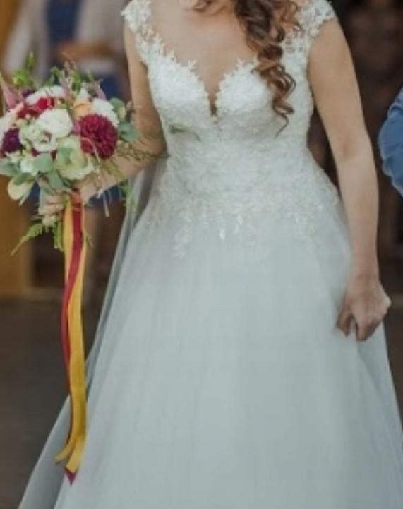 Suknia Ślubna 2000zł