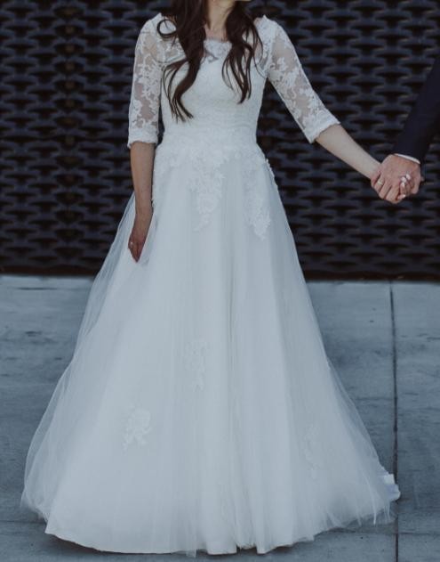 Suknia Ślubna z trenem + bolerko. Kolor ecru