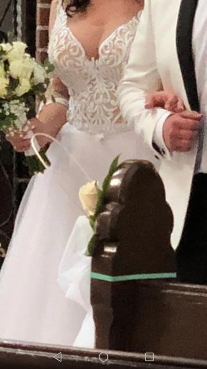 Sprzedam przepiękna sukienkę rozmiar 42/44