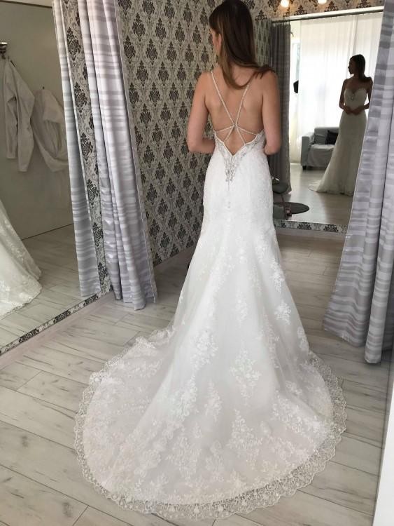 Przepiękna suknia ślubna Moonlight H1292