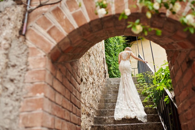 Zjawiskowa sukienka ślubna