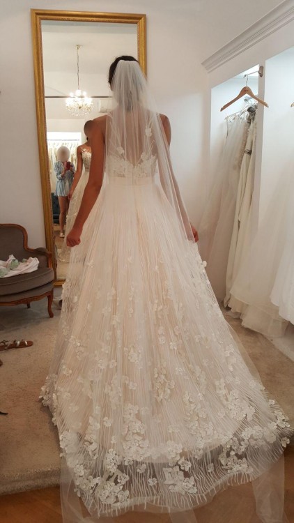 Sprzedam nieużywaną suknię ślubną marki Catarina Kordas